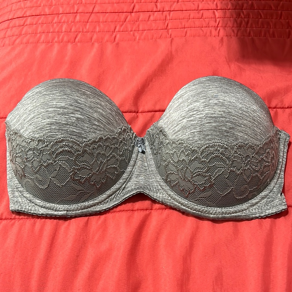 Gray strapless bra 38d